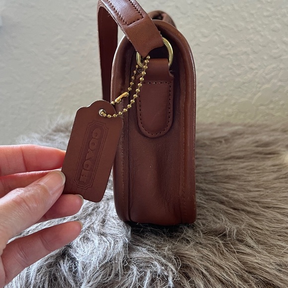 Vintage Coach 9031 in British Tan - Picture 3 of 11